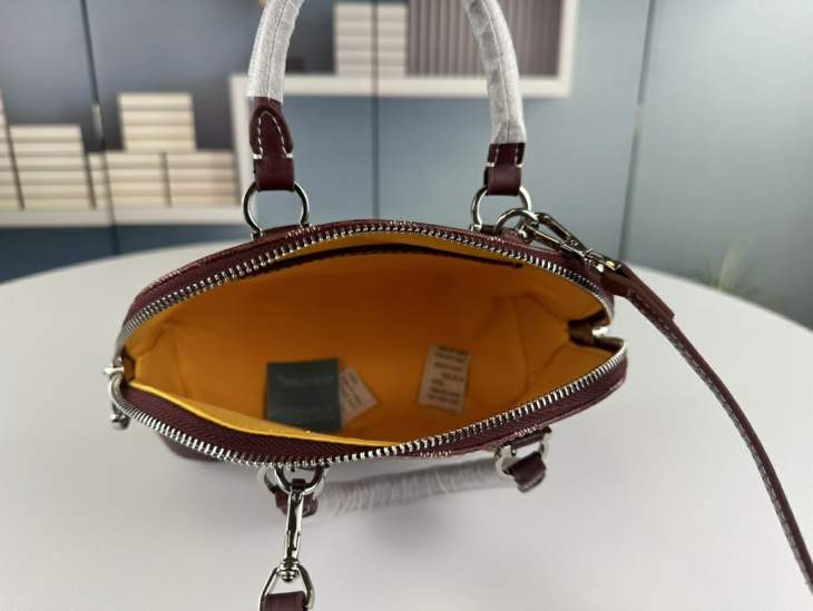 Picture of Goyard Handbags _SKUfw225670258fw